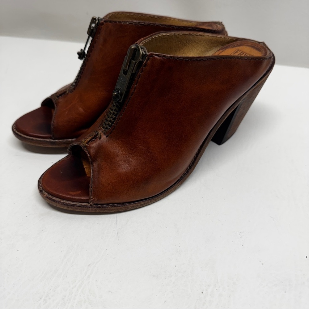 FRYE Izzy Zip Moto Boho Leather Mules Size 6.5B